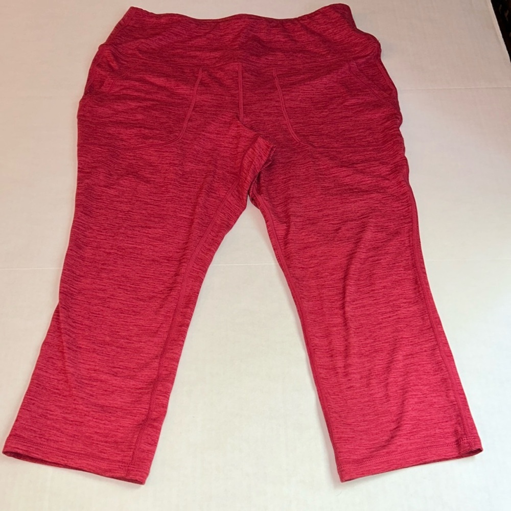 Torrid Active Capri Pants SZ 0.  NEW